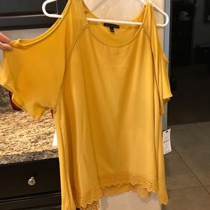 Signature Studio Women's blouse, Mustard color